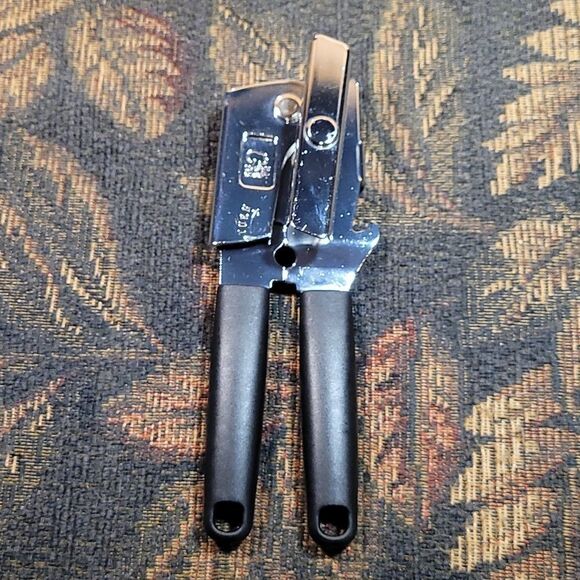 Chef Craft Black and Silver Manual Can Opener - Picture 1 of 3